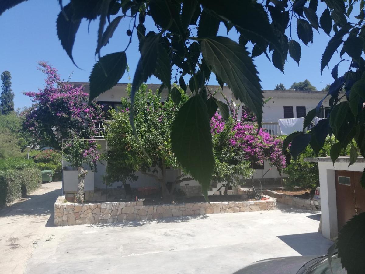 Apartments Milatic Йелса Екстериор снимка
