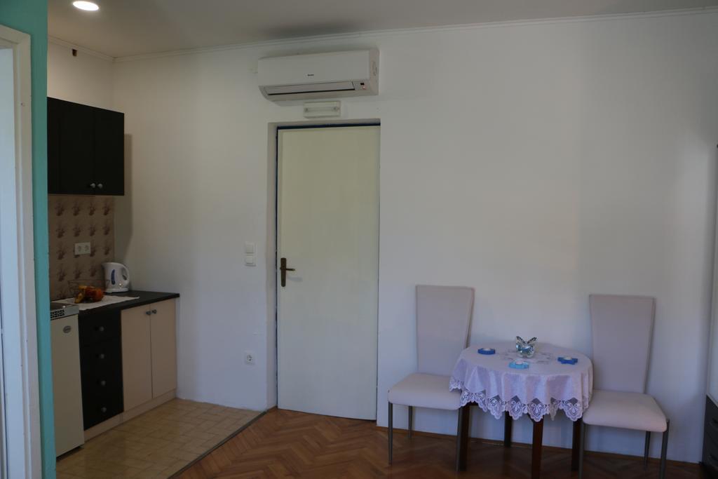 Apartments Milatic Йелса Екстериор снимка