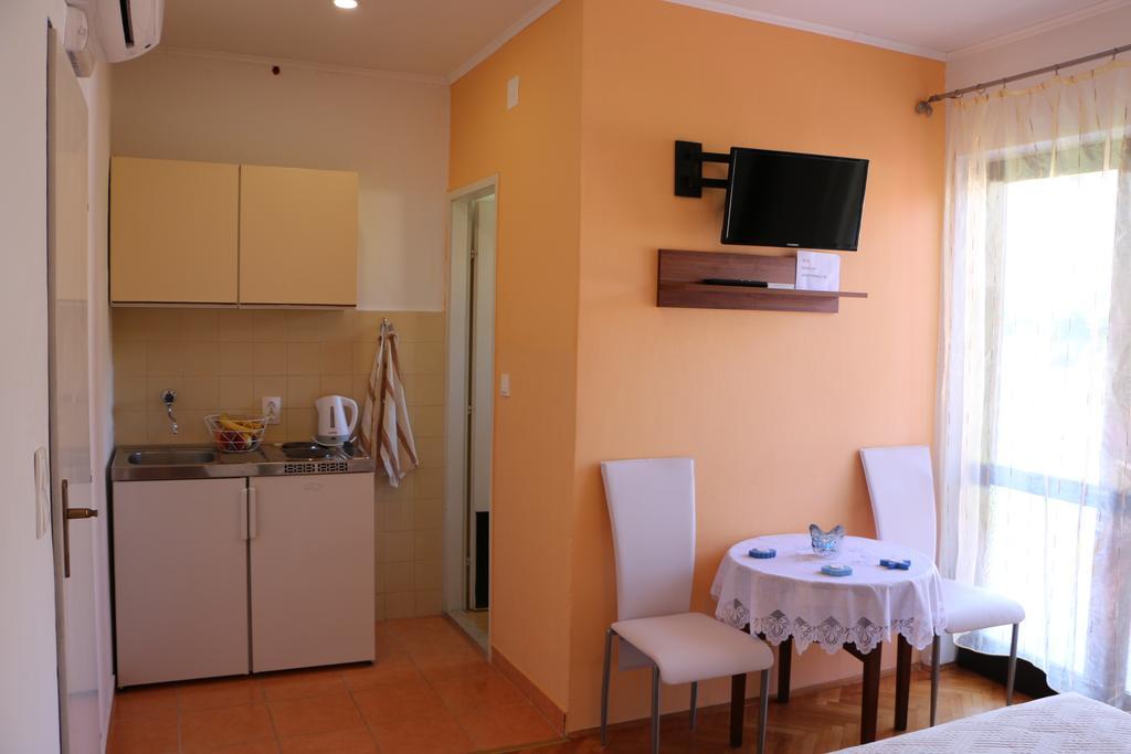 Apartments Milatic Йелса Екстериор снимка